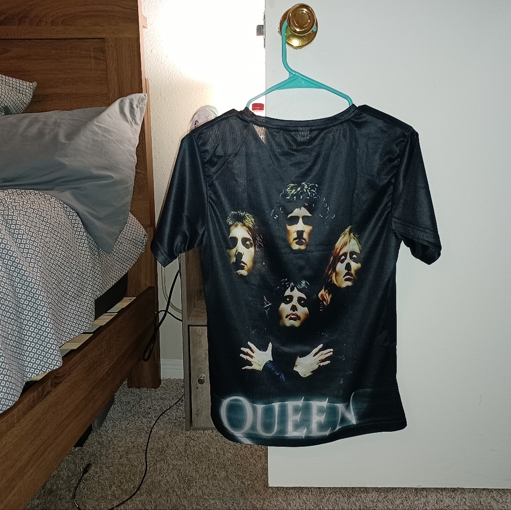 Queen tshirt